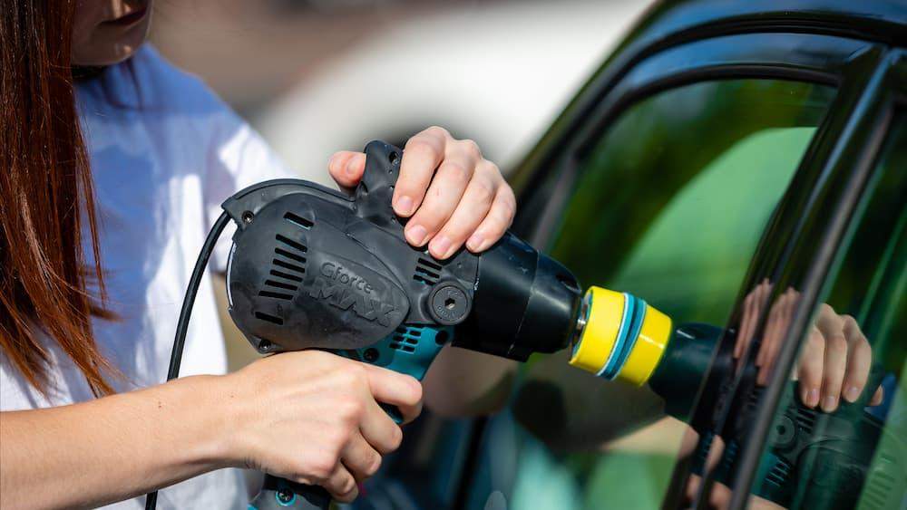 Polerowanie szyb samochodowych