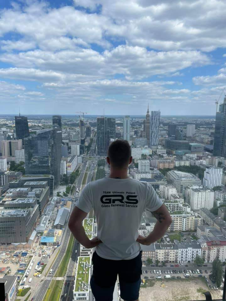 Polerowanie szyb na wysokościach