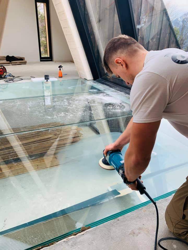 polerowanie szyby maszyną GRS